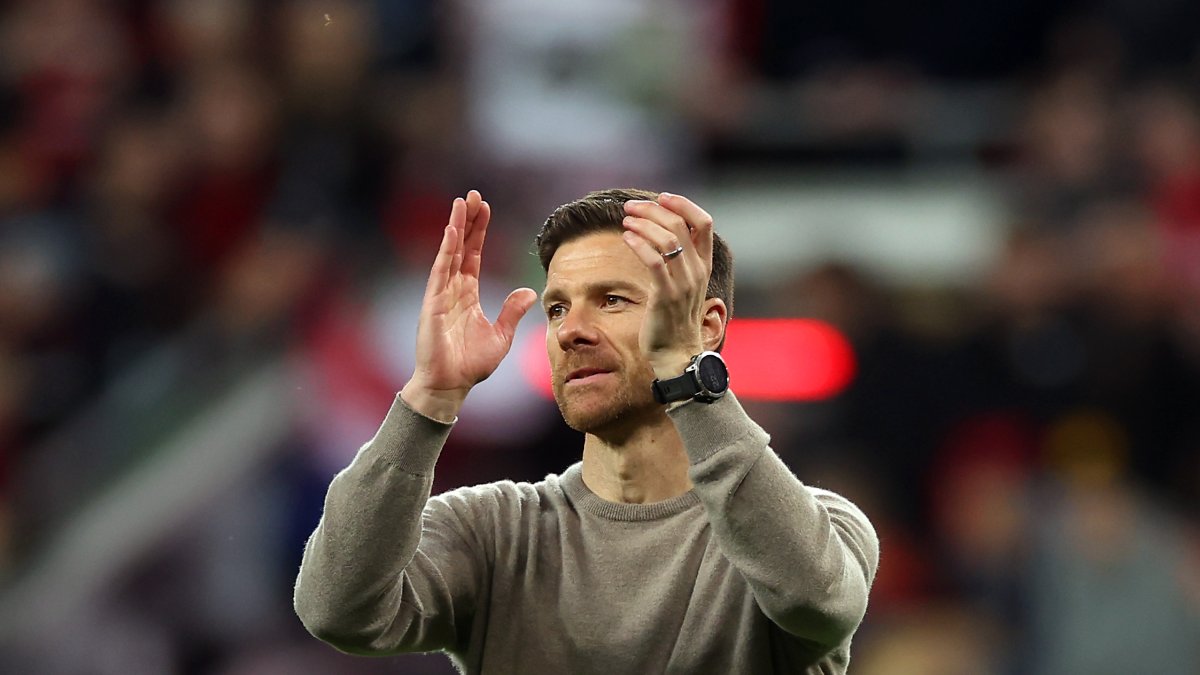El entrenador español, Xabi Alonso reconoce que pueden quedar campeones sin embargo los festejos serán al final de la temporada