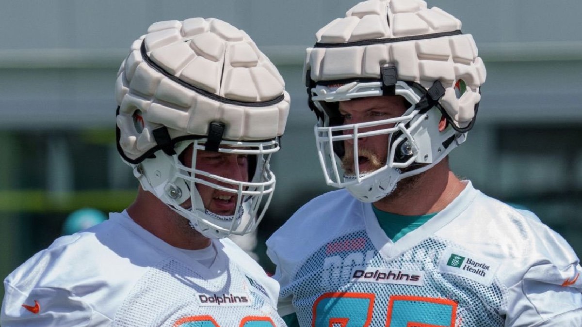 Los jugadores, según sus posiciones, tendrán cascos especiales.