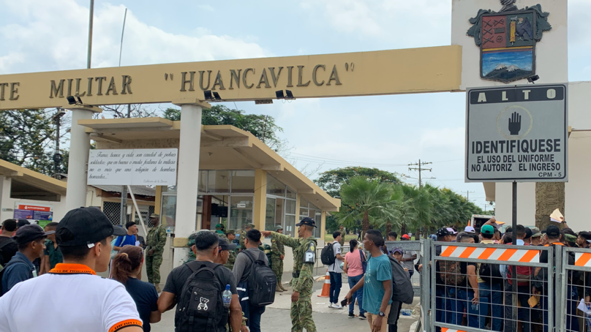 Desde las 06:00 de la mañana comenzó la jornada para reclutar voluntarios en el Fuerte Huancavilca.