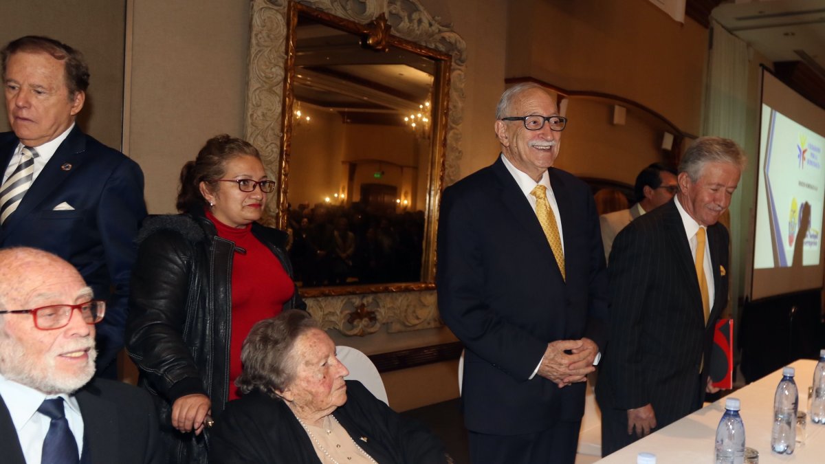 Foto referencial de un homenaje a los integrantes de la Comisión Nacional Anticorrupción, en 2016, en Quito.