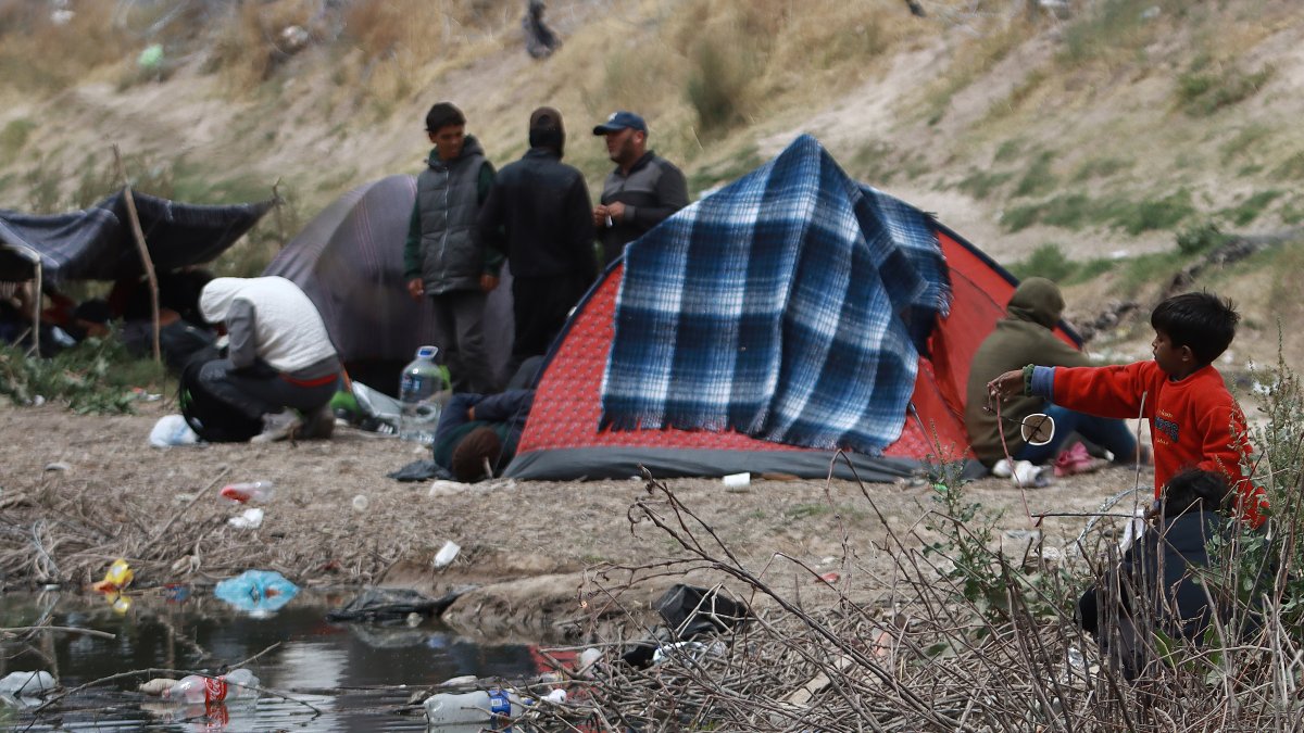 Ciudad de Juárez. Familias enteras buscan distintas maneras de sobrevivir en su camino a Estados Unidos.