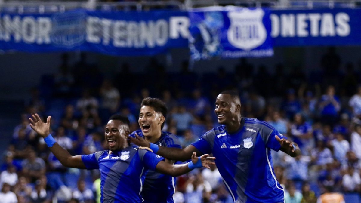 Bryan Carabalí (i) y Jaime Ayoví (d) anotaron ante Cumbayá