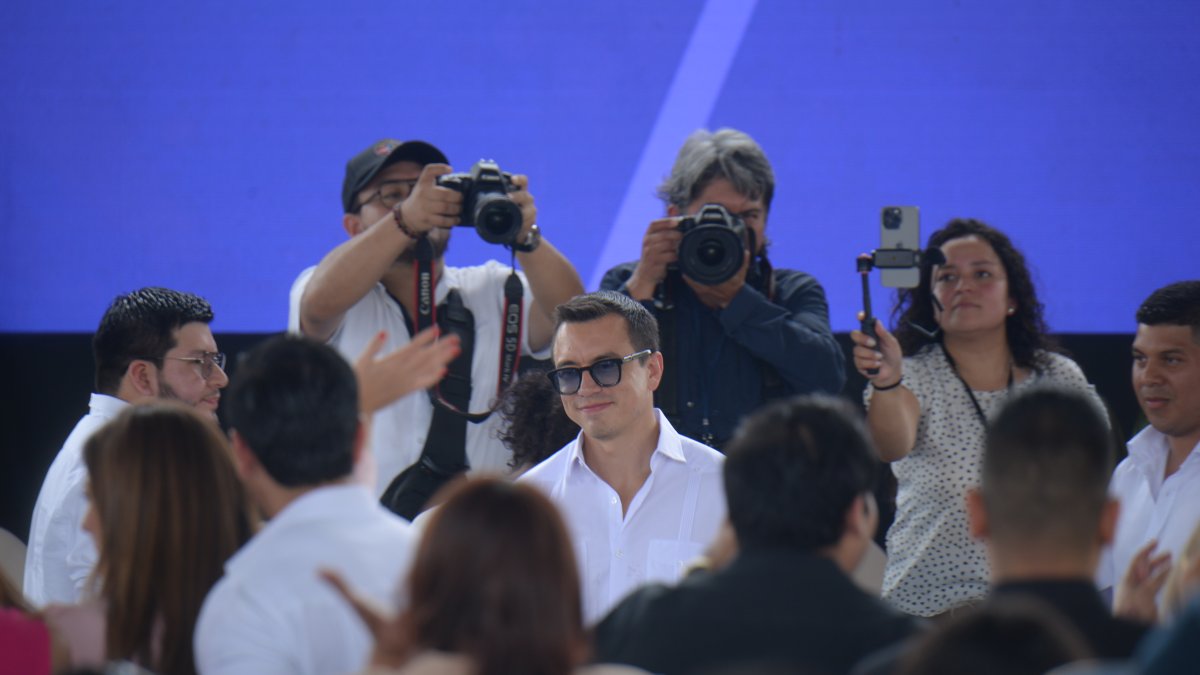 Agenda. El presidente señaló que la entrega es parte de los 6000 cupos que se ofertan para estudiar en el exterior.