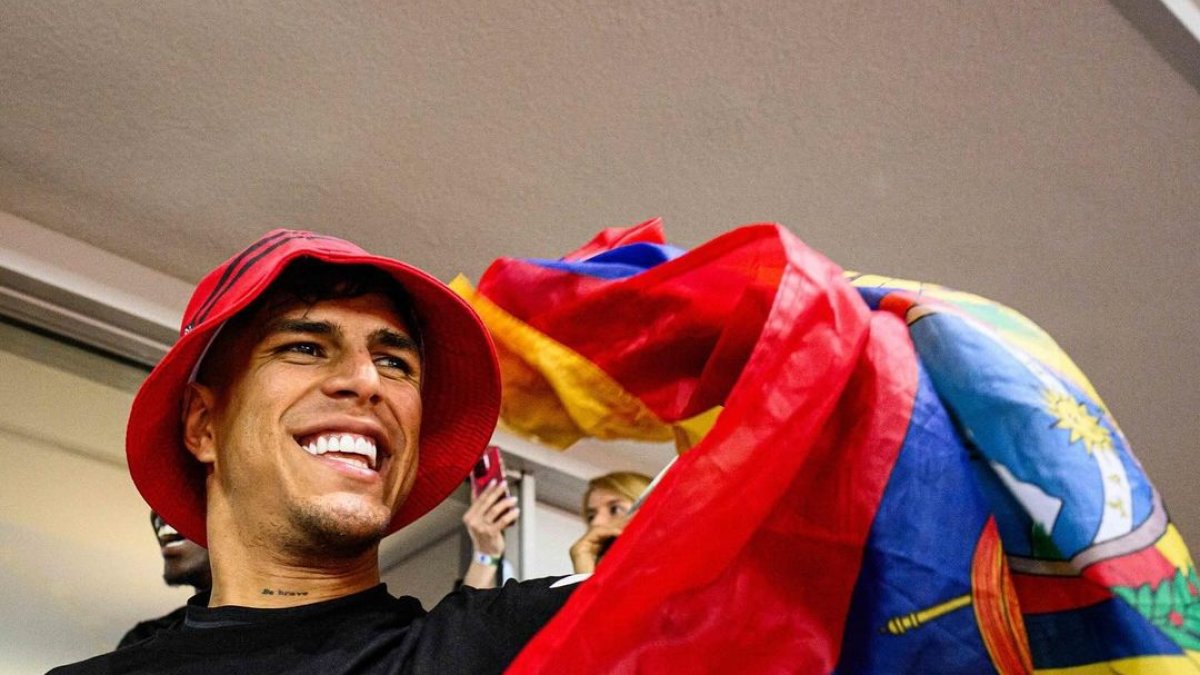 Piero Hincapié y su felicidad al convertirse en el primer ecuatoriano en ganar el título de liga alemana.