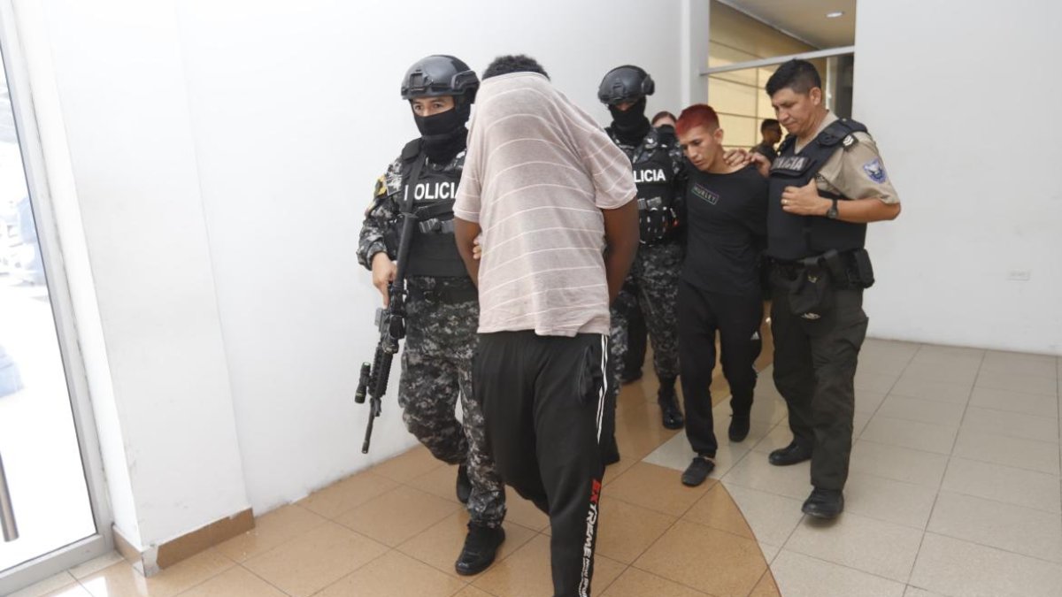 Los detenidos y las evidencias fueron presentadas en el Cuartel Modelo.