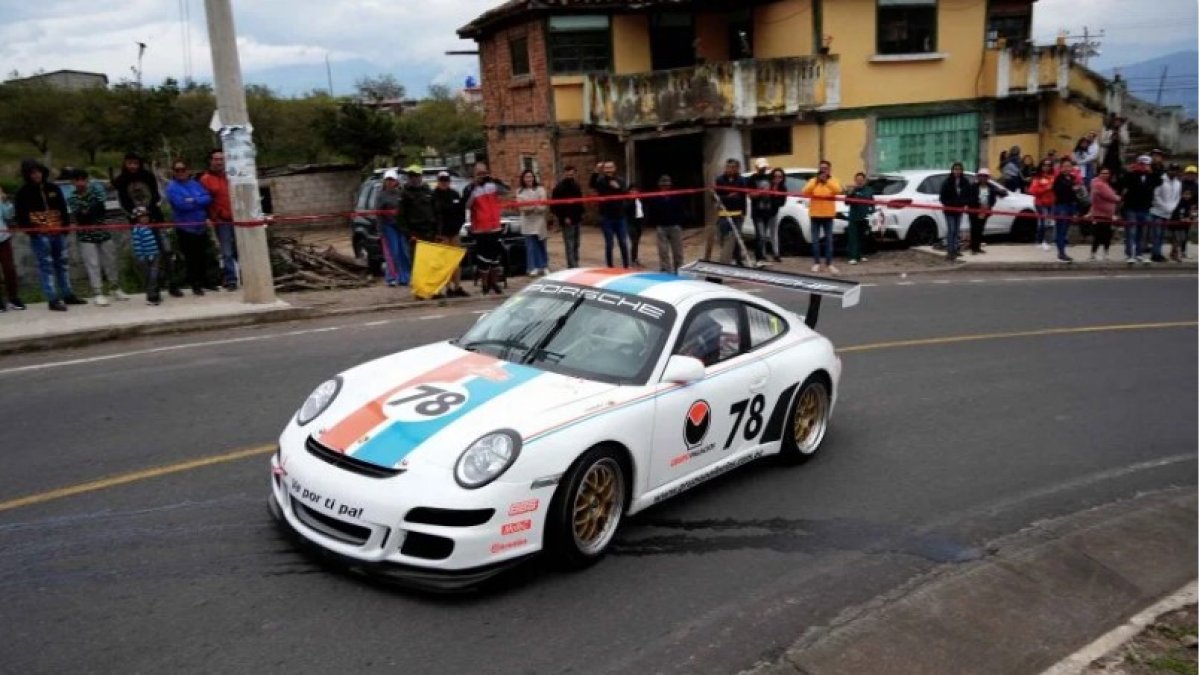 Palacios cruzó la meta estrenando un Porsche 911 GT3.