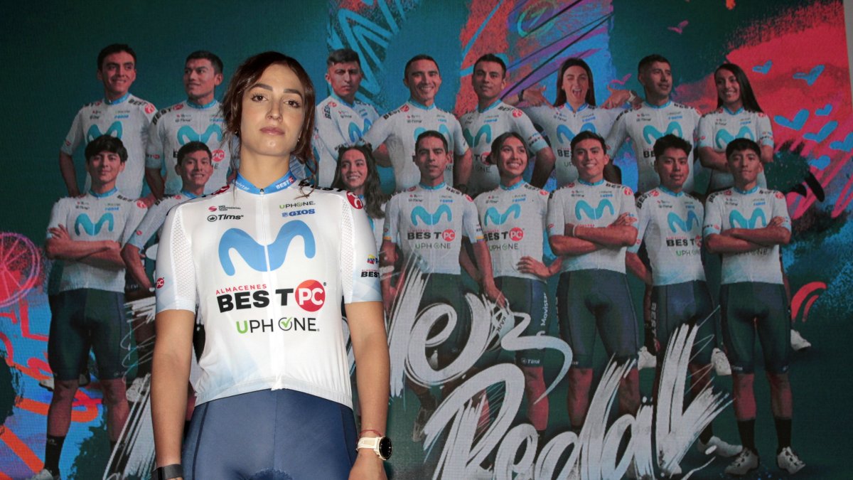 Anna Marie Torres compagina las competencias de triatlón con las de ciclismo.