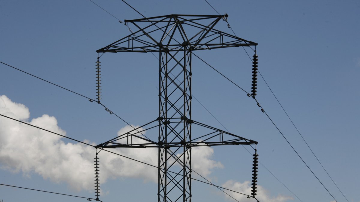 La declaratoria de emergencia busca agilizar los procesos de compra y contratación de más energía.