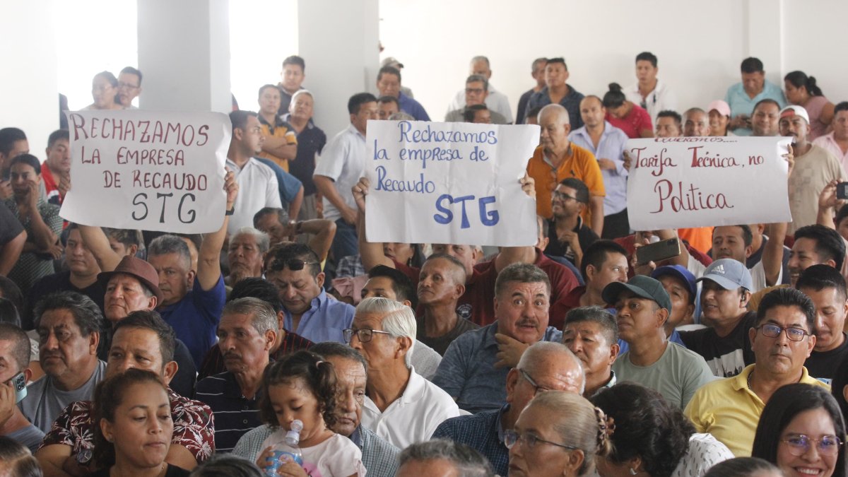 Reunión de transportistas desconociendo la autoridad del Presidente de FETUG.