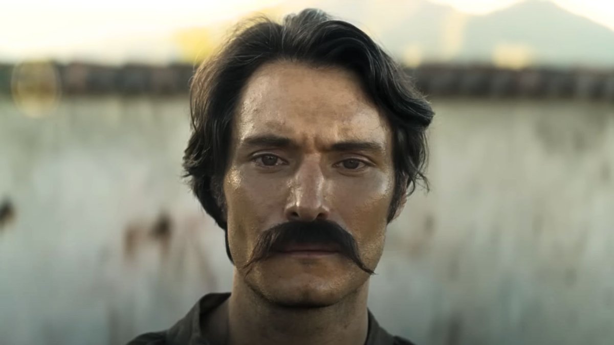 Claudio Cataño como el coronel Aureliano Buendía. 