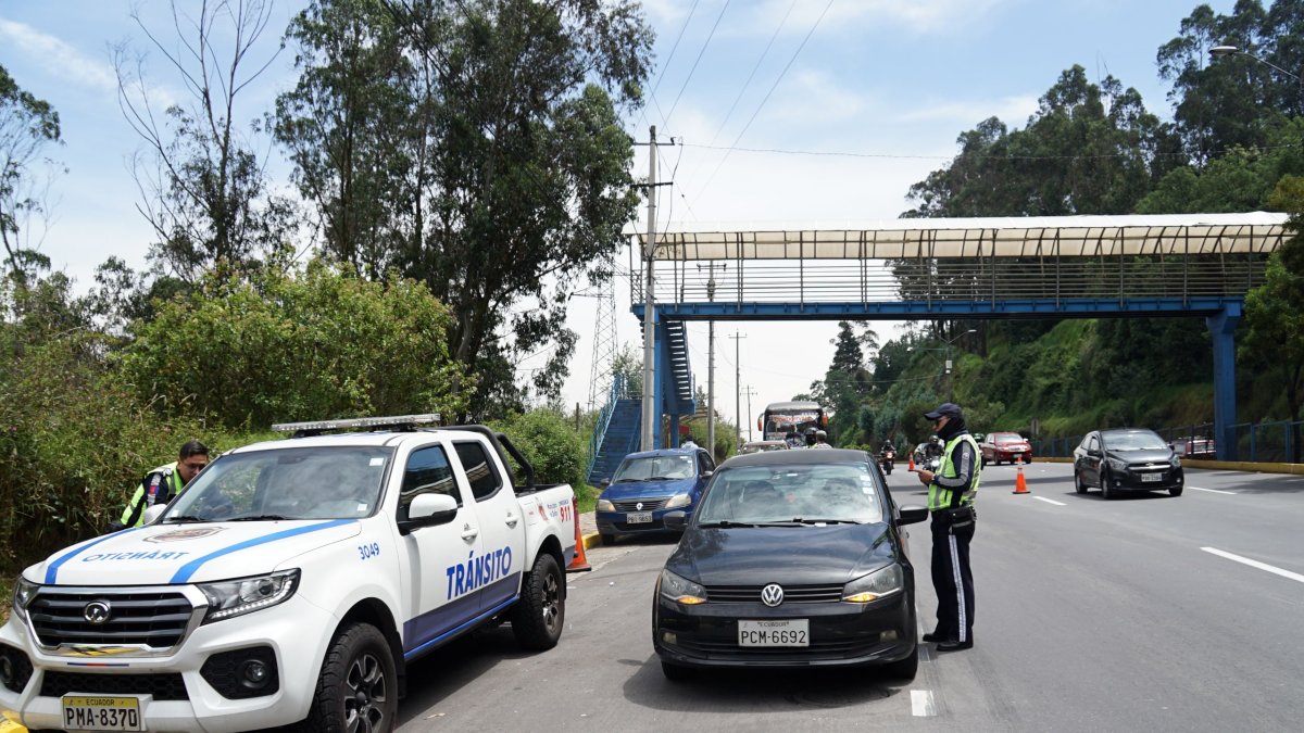 La medida de Pico y Placa rige en Quito de lunes a viernes.
