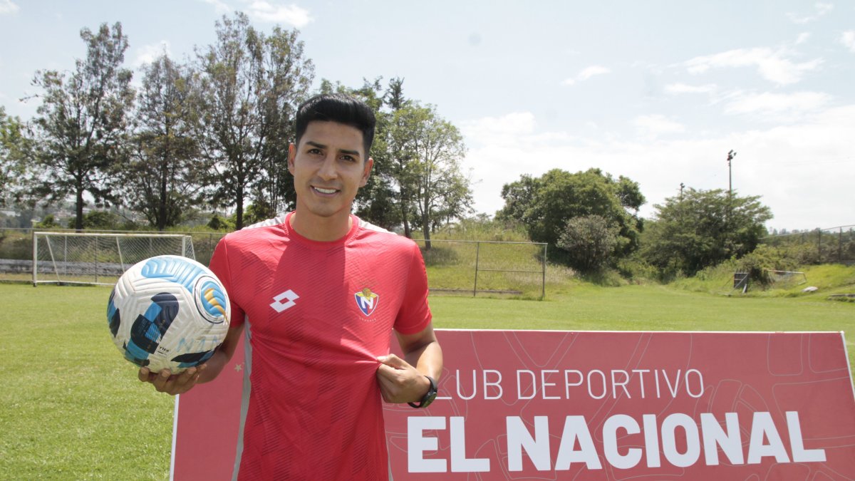 El defensa Daniel Obando está listo para frenar a los ofensivos de Barcelona.