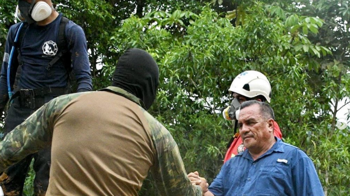 El alcalde José Sánchez se movilizaba con guardaespaldas por anteriores amenazas.