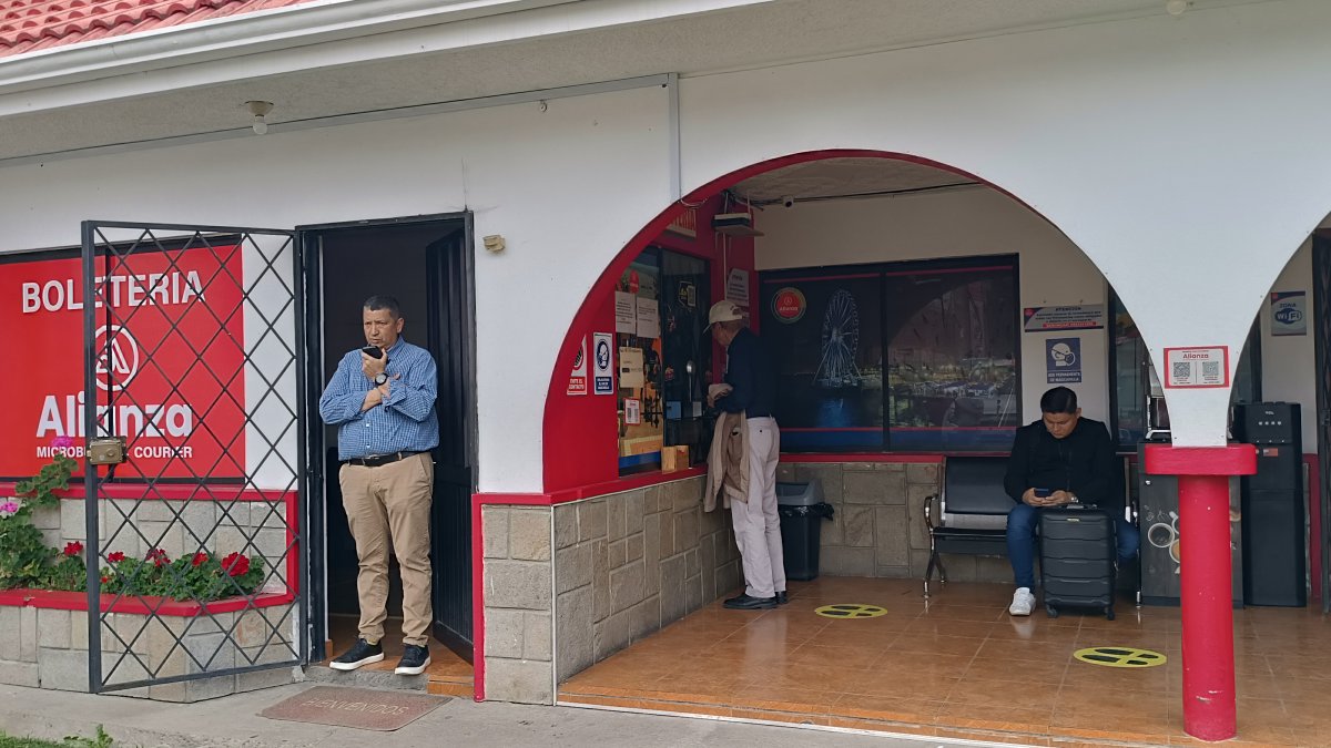 Un grupo de 25 pasajeros fueron víctimas de un asalto en el kilómetro 26, en Durán, cuando se dirigían hacia la ciudad de Cuenca