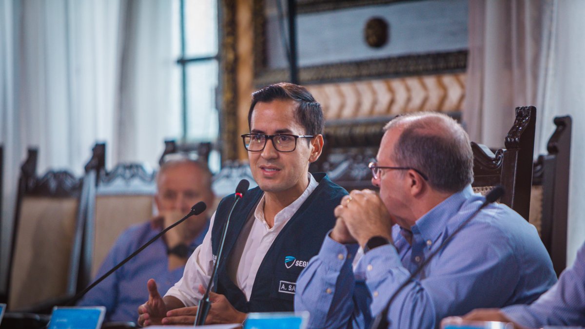 Autoridades municipales dieron a conocer su plan de contingencia durante esta crisis en el Salón de la Ciudad.