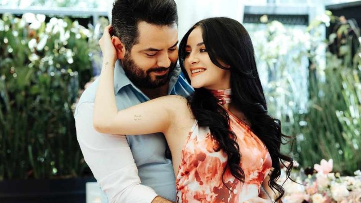 Jose Eduardo Derbez y Paola Dalay pronostican convertirse en padres entre junio y julio.