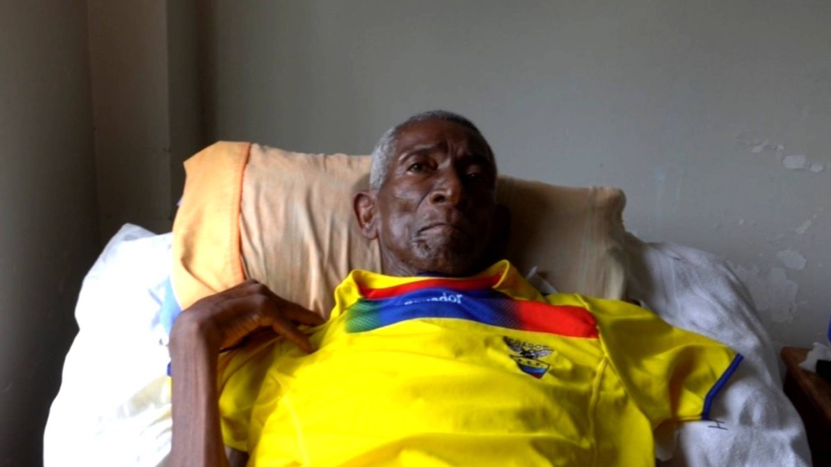 El exzaguero fue amputado de su pierna izquierda a causa de una úlcera varicosa.