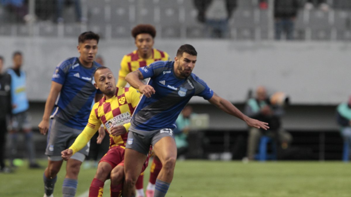 Aucas golea a Emelec en el primer tiempo.
