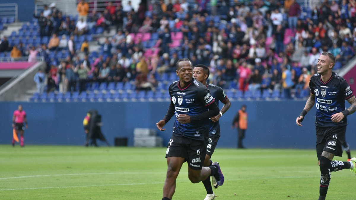Romario Ibarra y su alegría tras estrenarse como goleador en Independiente del Valle.