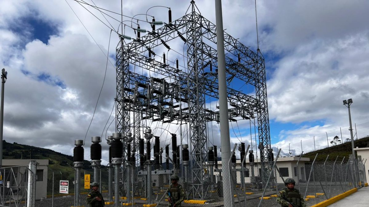 La declaratorio de emergencia en el sector eléctrico determinó que militares custodien las centrales hidroeléctricas.