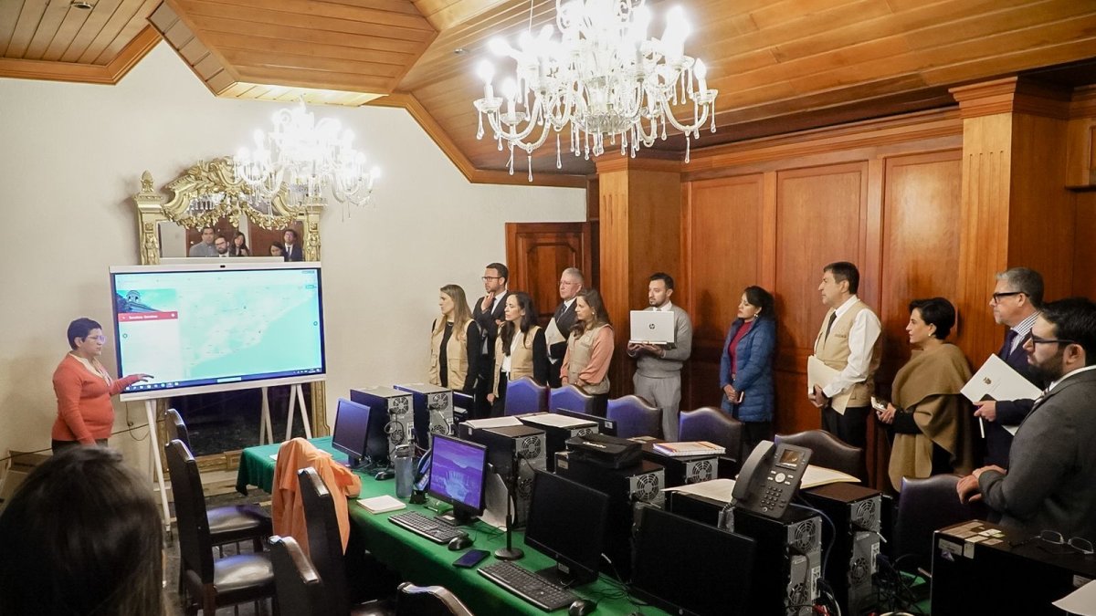 La sala de monitoreo que habilitó la Cancillería funcionará para registrar eventuales incidencias durante la consulta.