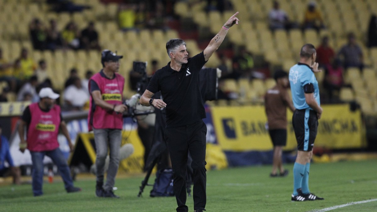 Diego López se fue de Barcelona con una victoria ante El Nacional.