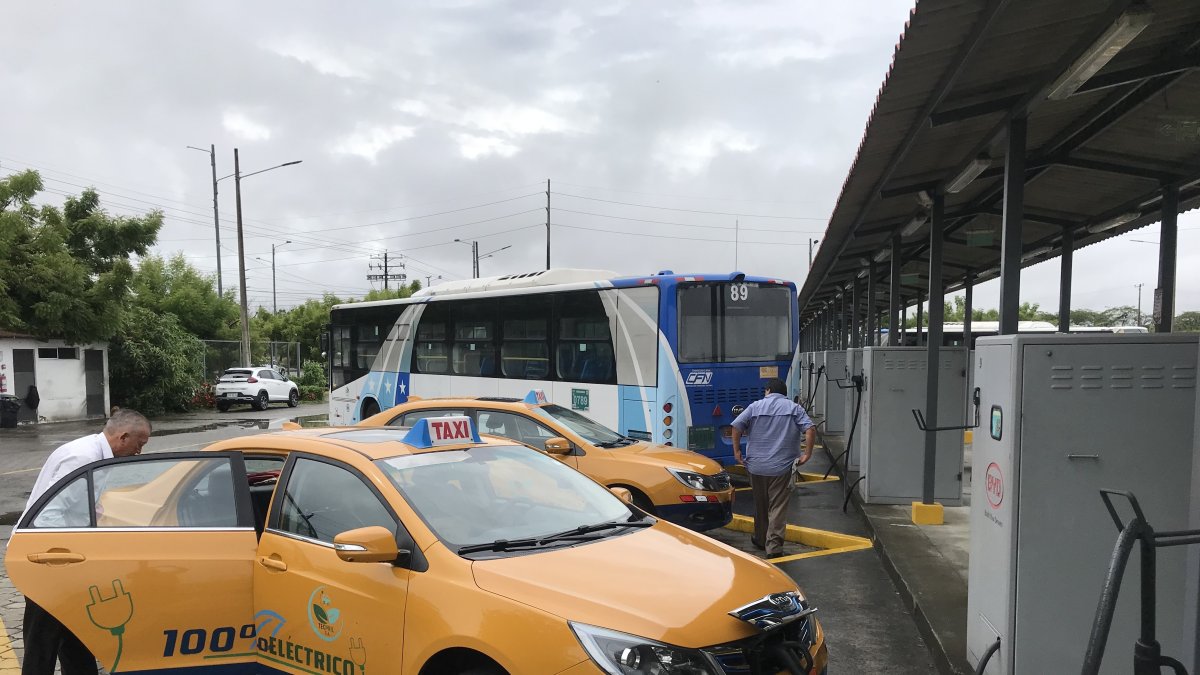 Afectación. Expertos y directivos de concesionarias creen que los apagones reducirán las ventas.