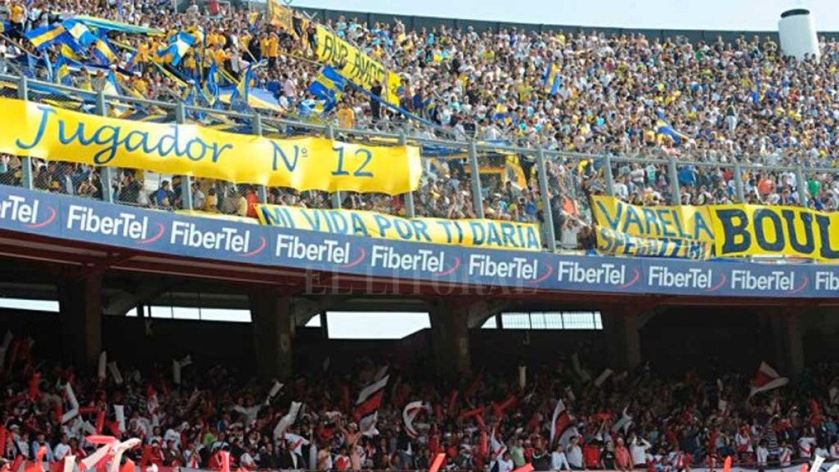 La última vez que ambas hinchadas asistieron a un Superclásico fue en la final de la Copa Libertadores 2018, en Madrid.