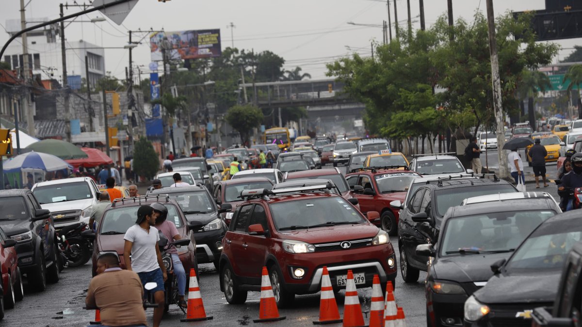 En ocasiones anteriores, tras los cierres temporales en la avenida 25 de Julio, el tránsito se ha incrementado considerablemente. 