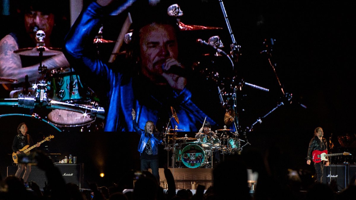 El vocalista de Maná, en el concierto en Quito, dijo que 