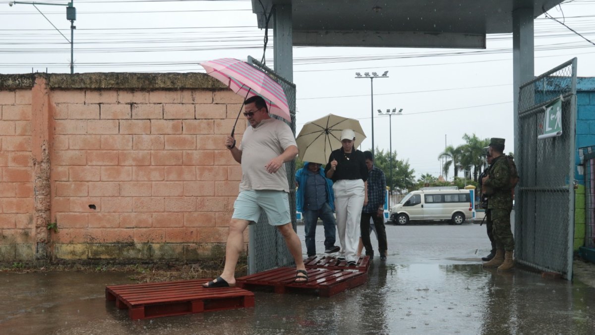 En varias provincias del país se registraron lluvias durante esta jornada electoral