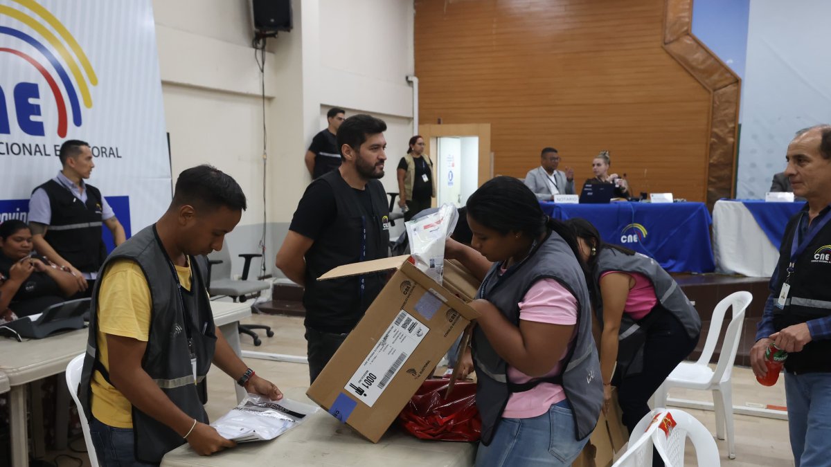 Hasta el CNE Guayas llegaron las urnas con los votos de esta consulta popular