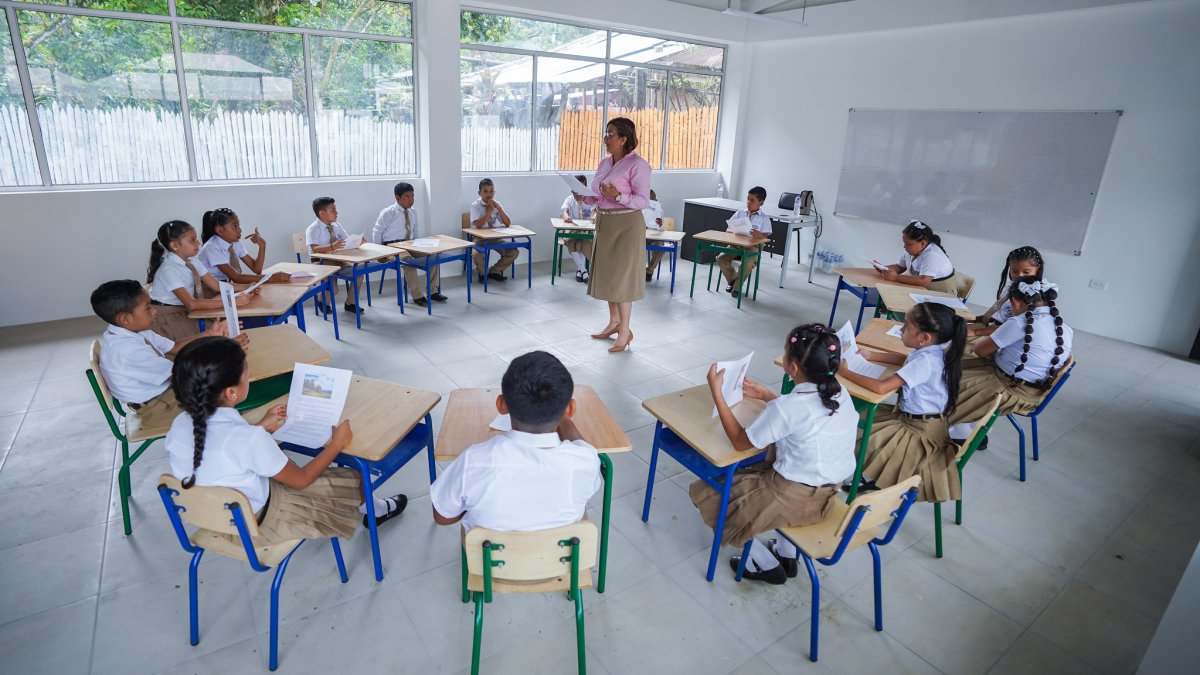 El Ministerio de Educación señaló que los planteles con jornada matutina tendrán clases presenciales.