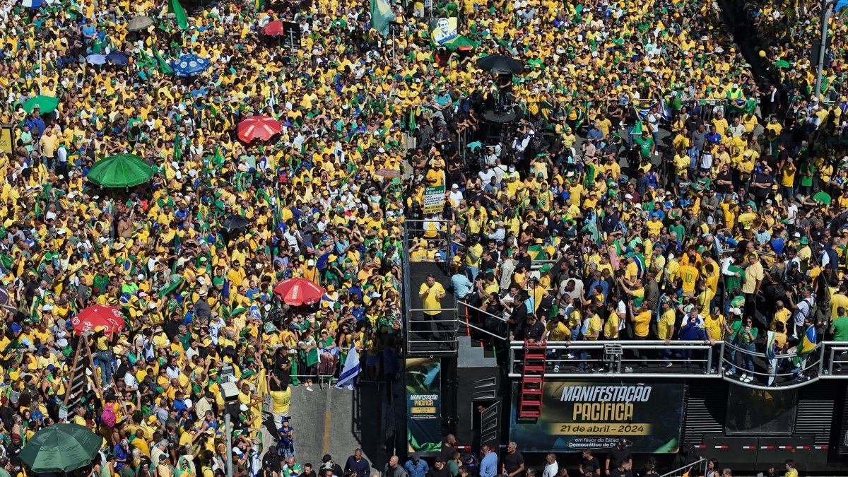 Miles de brasileños salieron a las calles en apoyo de Jair Bolsonaro.