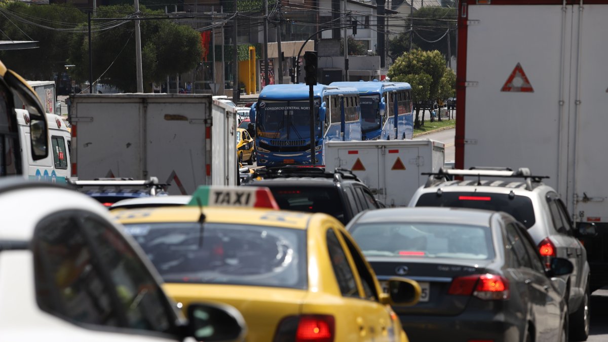 El horario que reporta mayor incidencia que dejan de funcionar los semáforos es de 12:00 a 14:00.