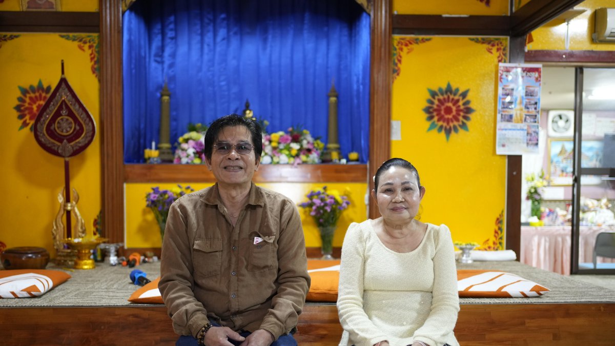 Los laosianos residentes en Aikawa, Bouahieng Vongpadith y Bounpheng.