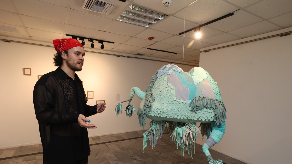 Un muñeco con una textura suave que emula a las de un oso de peluche y apuesta por una mirada fresca.