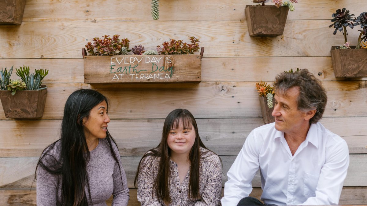 Postura. Para una persona con discapacidad, el hecho de ser mayor de edad no significa independencia