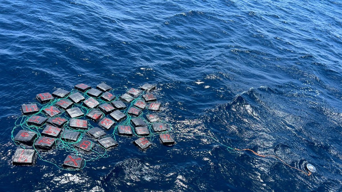 A 110 millas de Gálapagos, se detuvo a una embarcación que además trasnportaba combustible de forma ilegal.