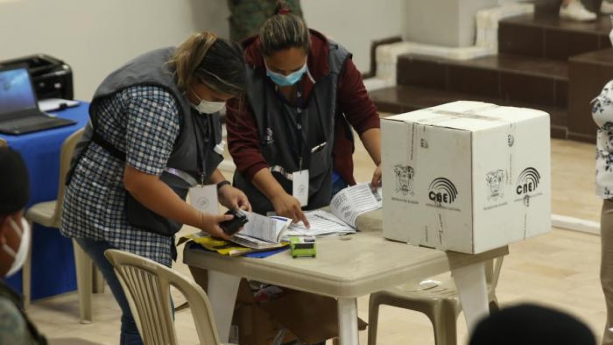 En 14 provincias del país se han procesado el total de las actas de la consulta popular y referéndum