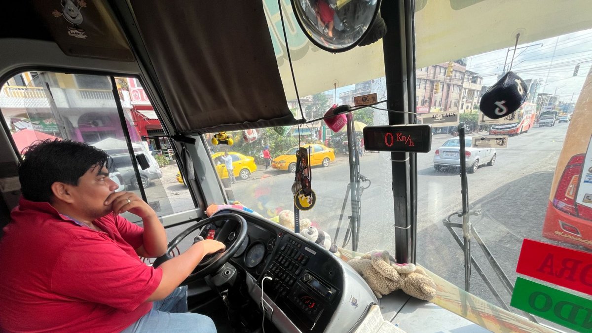 Los transportistas denuncian  que los asaltos en los buses son constantes. La problemática se repite en las furgonetas