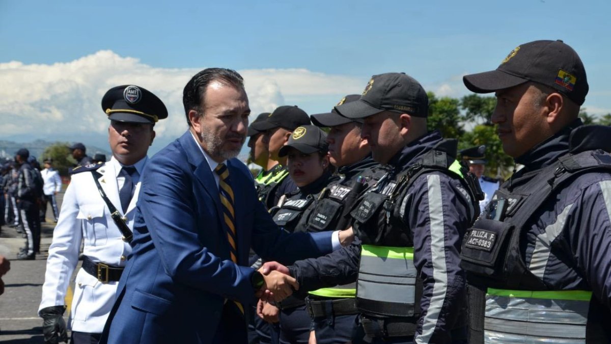El alcalde Pabel Muñoz durante la celebración del aniversario por los  11 años de la AMT