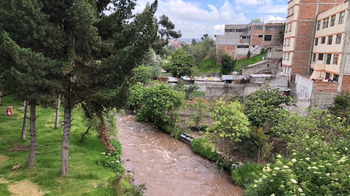 Imagen referencial. uego de los percances para ejecutar un plan firmado en 2021, el Municipio de Latacunga plantea retomar el proyecto de alcantarillado para descontaminar el río Cutuchi.