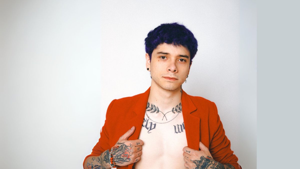 Zaly tiene 25 años.