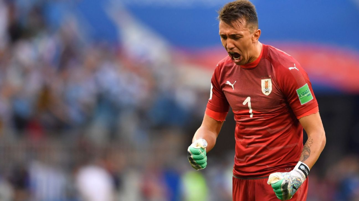 El experimentado portero uruguayo Fernando Muslera le dijo adiós a su selección