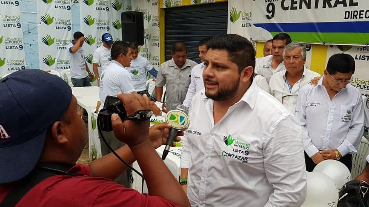 Leonardo Cortázar formó parte del partido Libertad es Pueblo.