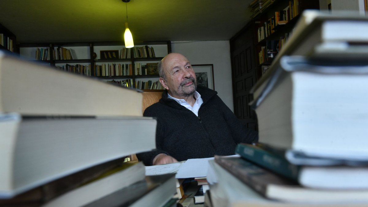 Javier Vásconez habla sobre su vida entre libros y su nueva edición