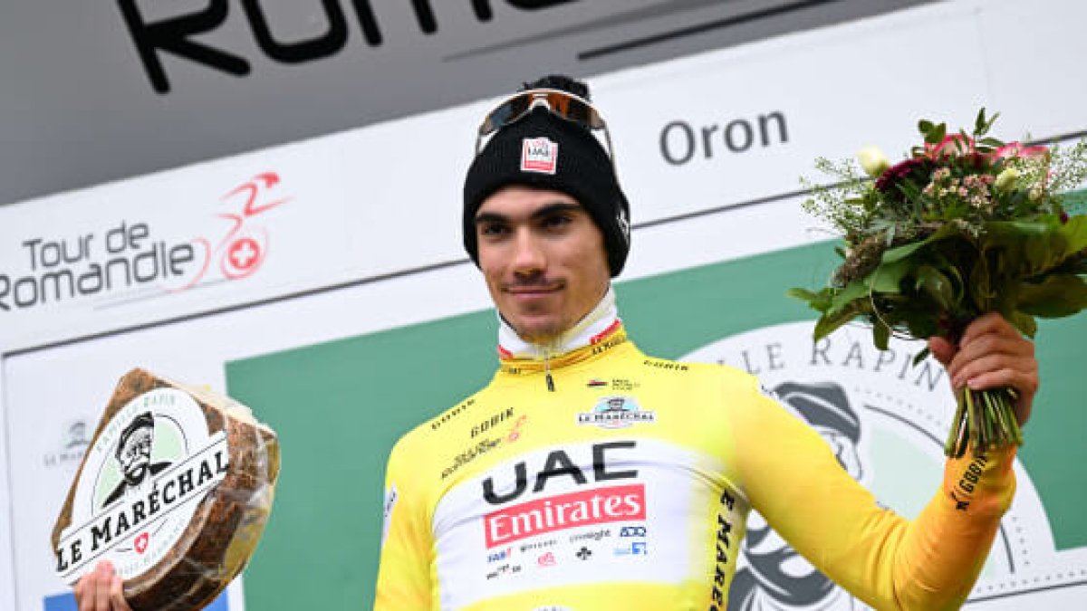 Juan Ayuso (UAE), lidera en el Tour de Romandía