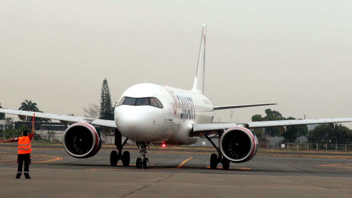 Arribo. JetSMART es la aerolínea de bajo costo más reciente en arribar a Ecuador. Inició operaciones en marzo.