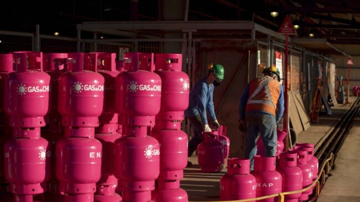Empresa.- Los cilindros de gas de la empresa ENAP, de Chile.
